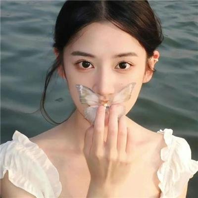 梨泰晚秋 海报